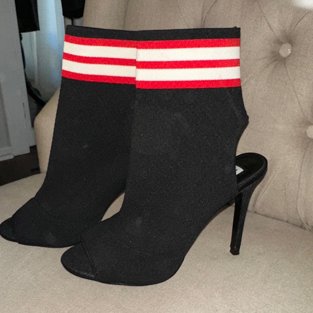 Steve Madden Century Knit Sock Boot Blk Red Stripe Stiletto Peep Toe Christmas 9